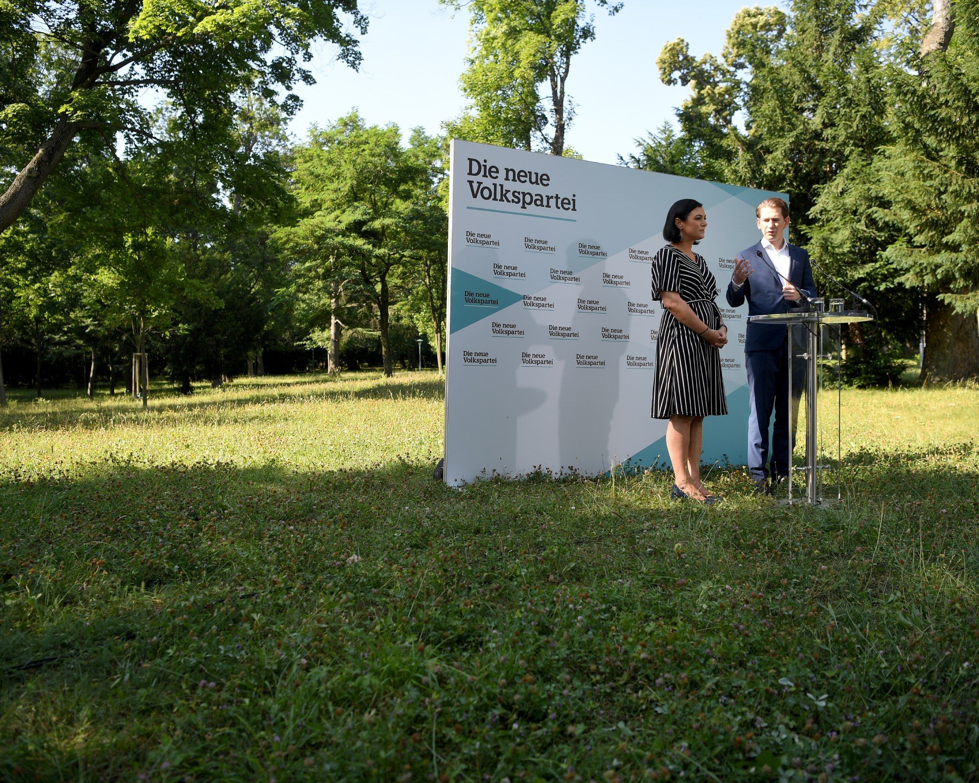 Pressekonferenz von Sebastian Kurz und Elisabeth Köstinger am 1.7.2019 FOTO: APA/ROLAND SCHLAGER